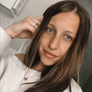 Meet your Posher, Alison